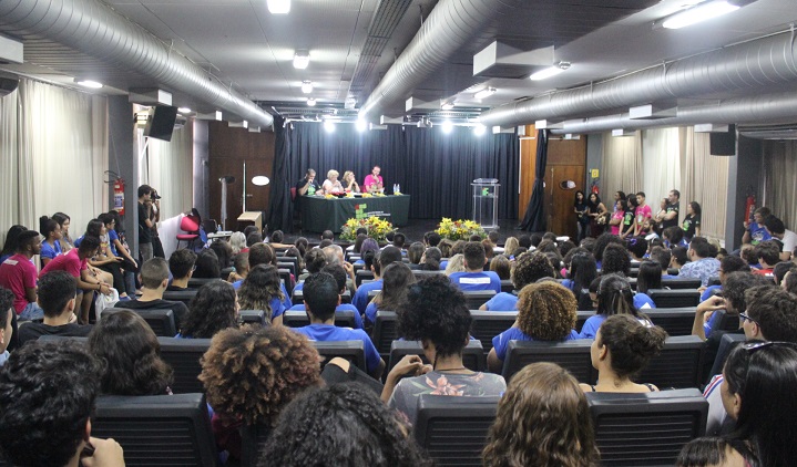 auditório do campus Rio de Janeiro lotado 